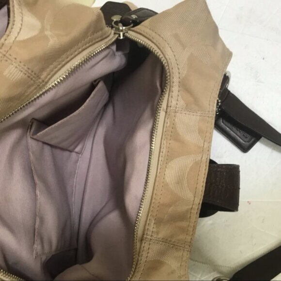 Coach Soho Lyn Signature Leather CC Shoulder Bag Hobo Zip Pockets Neutral Tote - Picture 6 of 16